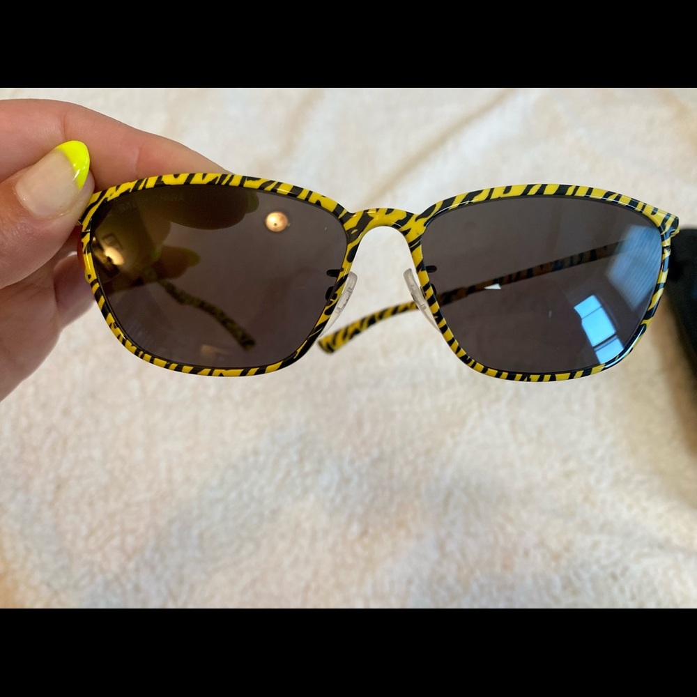 BALENCIAGA Sunglasses brand new womens cheetah
